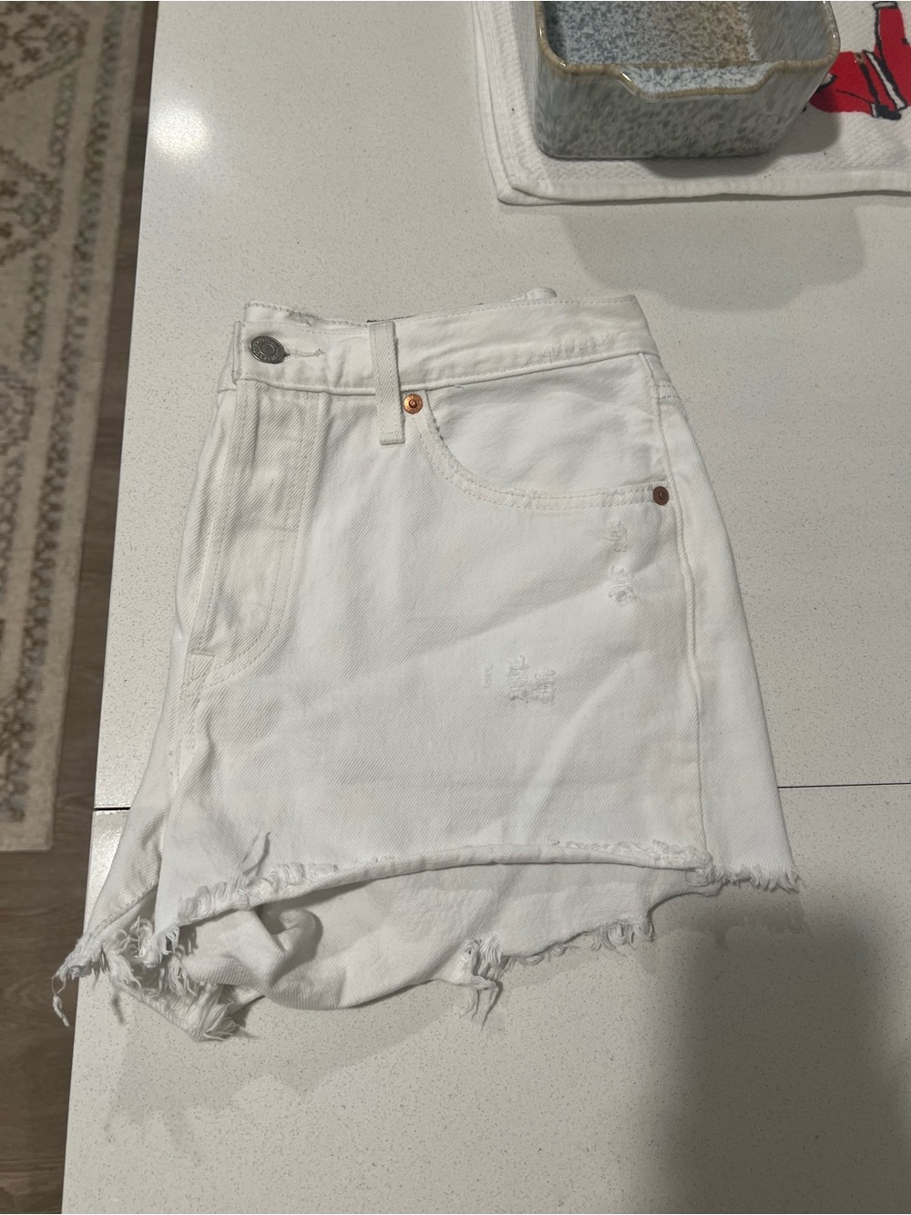 White Distressed Levi’s Shorts